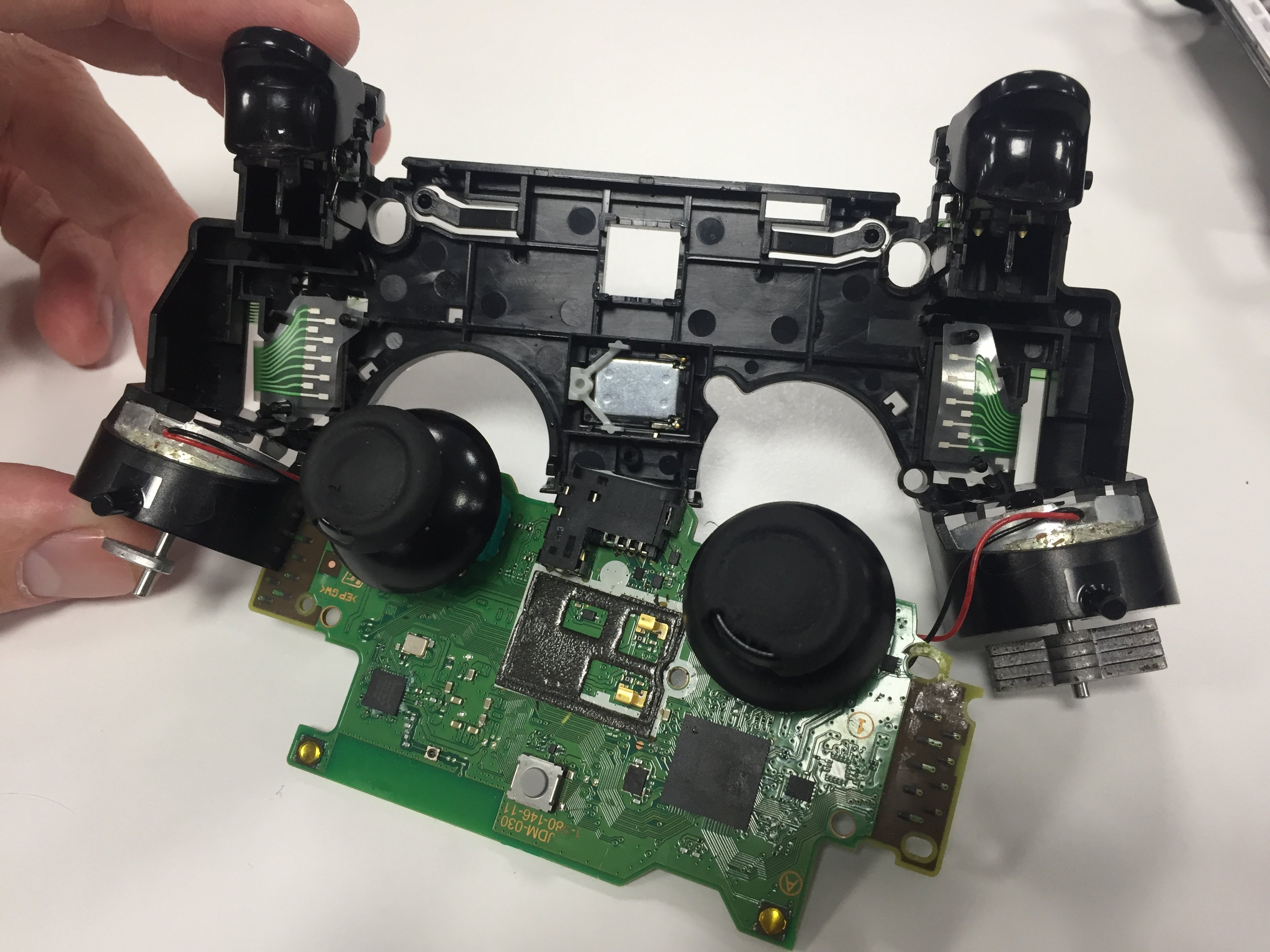 How to replace a PS4 controller battery